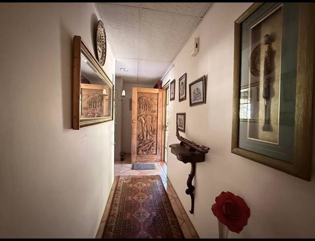 3 BEDROOM FREESTANDING FOR SALE IN SIGNAL HILL
